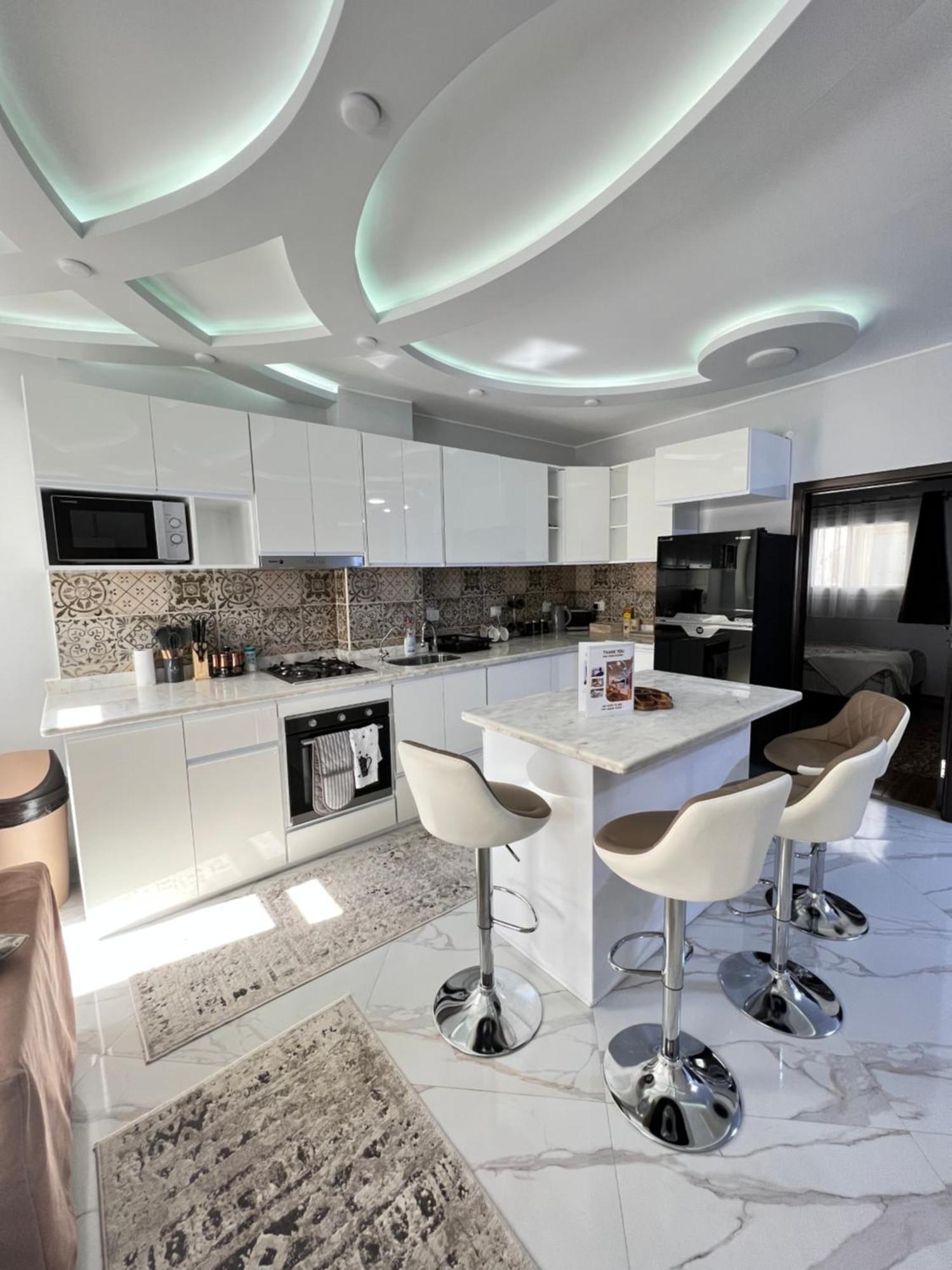 Graceland In Centre Apartman Gurdaka